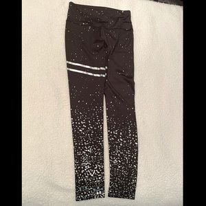 ***BRAND NEW!!*** Fashion workout leggings! Size: Small